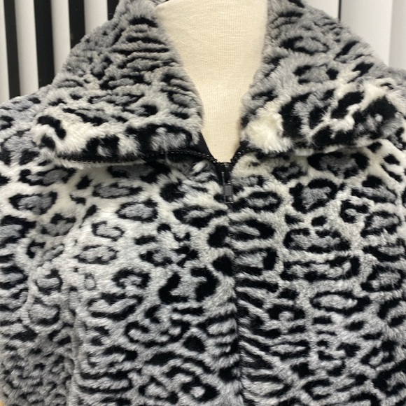 VEST MADE IN CANADA 🍁 🇨🇦 - Picture 2 of 6